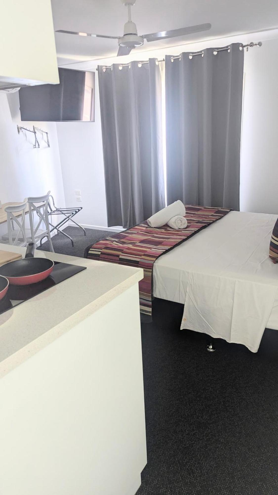Proserpine Motor Lodge Экстерьер фото